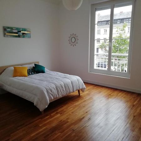 Appartement 1-6 Pers Situe Entre Les Ponts Saumur Exteriör bild