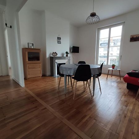 Appartement 1-6 Pers Situe Entre Les Ponts Saumur Exteriör bild