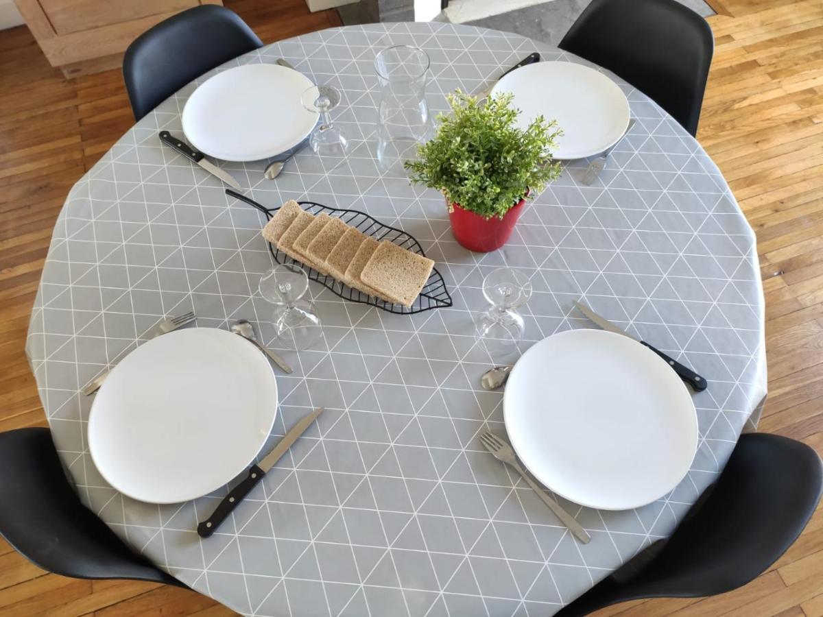 Appartement 1-6 Pers Situe Entre Les Ponts Saumur Exteriör bild