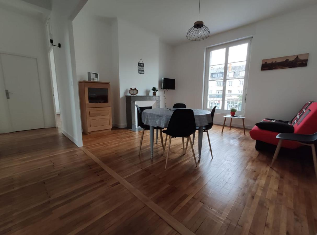 Appartement 1-6 Pers Situe Entre Les Ponts Saumur Exteriör bild