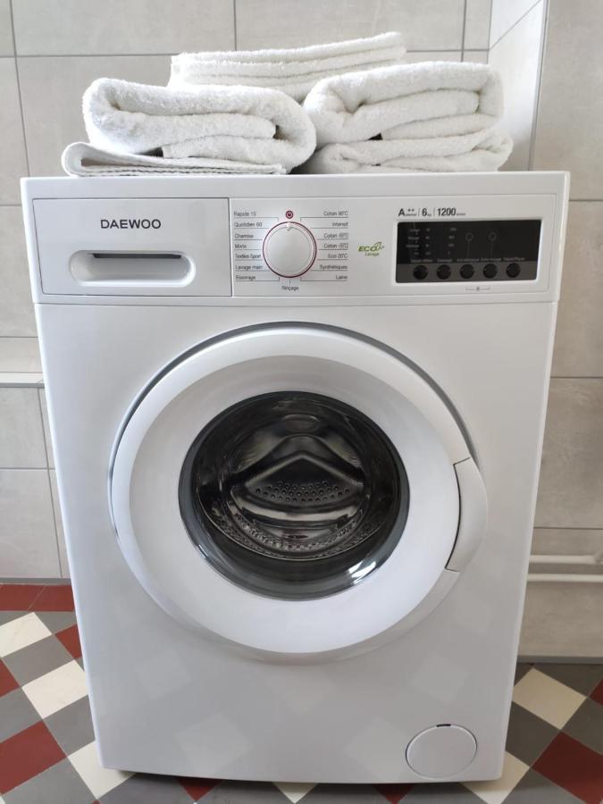 Appartement 1-6 Pers Situe Entre Les Ponts Saumur Exteriör bild